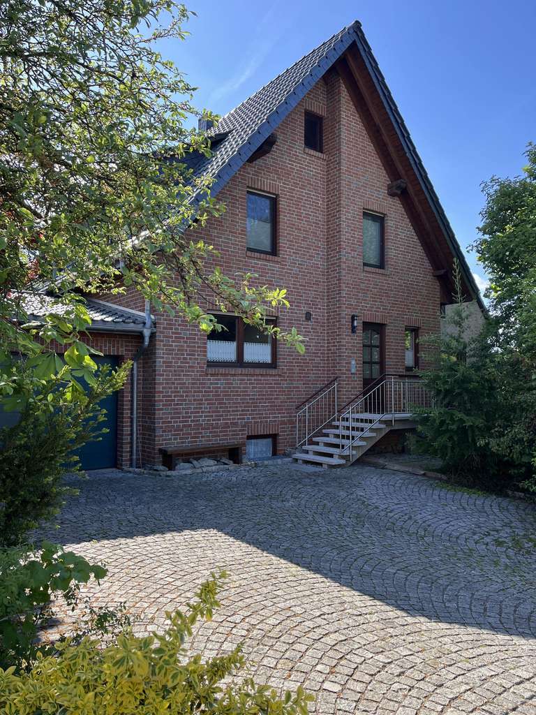 Immobilie in Auetal - Ein Zuhause für die ganze Familie – 280 m² Wohnfläche & großer Garten - Bild 1