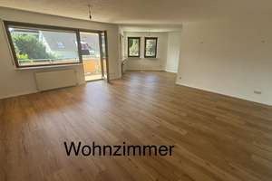 Helle , schön  geschnittene 3 Zimmer Wohnung in kleiner Wohneinheit 