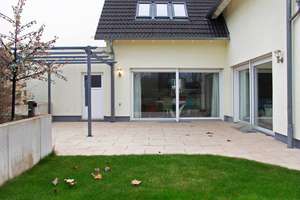 Modernes Einfamilienhaus mit Galerie, Kamin und drei Garagen in ruhiger Randlage – Im Förstergarten 31, 91336 Heroldsbach – Vorschaubild 17