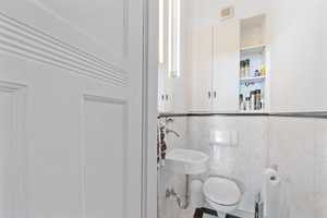 Traumhafte 2 / 3 Zimmer-Wohnung 100 qm in Düsseldorf-Oberkassel – Düsseldorf – Vorschaubild 10