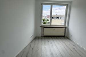 Schwabing -Olympiapark  UNI  helles, ruhig 1 Zim. App.,  EBK saniert  FREI ab sofort – Gartenstraße 6, 80809 Am Luitpoldpark, München – Vorschaubild 3
