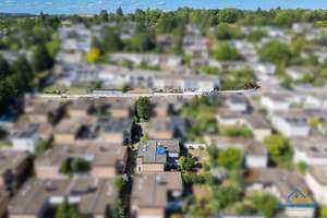 Exklusiver Bungalow am Sallerner Berg: Traumhafter Domblick, Südlage & zwei Garagen – Die vollständige Adresse der Immobilie erhältst du vom Anbieter., 93057 Sallern-Gallingkofen, Regensburg – Vorschaubild 2