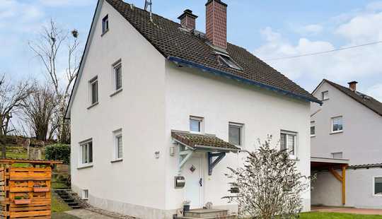 Bild von Charmantes Einfamilienhaus mit Garten und Kamin – Ihr neues Zuhause in idyllischer Lage in Brachttal