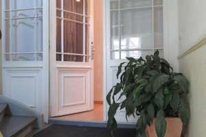 Preiswerte, großzügige 3-Zimmer Altbau-Wohnung in der Fußgängerzone – Kirchgasse 68, 65183 Mitte, Wiesbaden – Vorschaubild 1