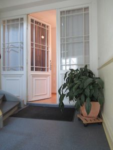 Preiswerte, großzügige 3-Zimmer Altbau-Wohnung in der Fußgängerzone
