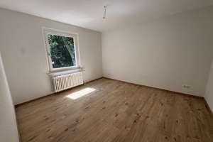 FRISCH SANIERT und lichtdurchflutet – Schwarzenberger Straße 3, 47226 Hochemmerich, Duisburg – Vorschaubild 2