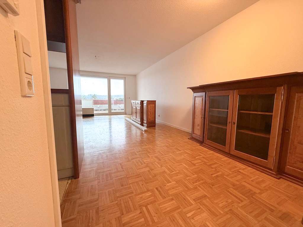 Immobilie in Sundern - Renovierungsbedürftige Wohnung am Sorpesee mit Aufzug & Stellplatz - Bild 2