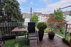 D-Lessingplatz, 2 ZiKDB helle Altbauwohnung mit Balkon