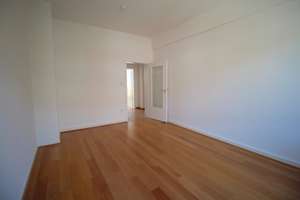 EXKLUSIV PEMPELFORT PARKETT EINBAUKÜCHE BALKON MODERNES WANNENBAD RUHIG + HELL 3. ETAGE/FRANKENSTR. – Frankenstraße 23A, 40476 Derendorf, Düsseldorf – Vorschaubild 5