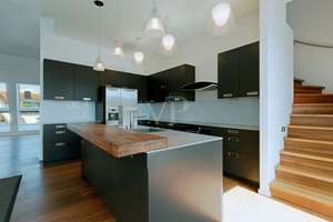 Großzügiges Dachgeschoss voller Wärme, Stil und Kaminambiente – Die vollständige Adresse der Immobilie erhältst du vom Anbieter., 10711 Charlottenburg, Berlin – Vorschaubild 6