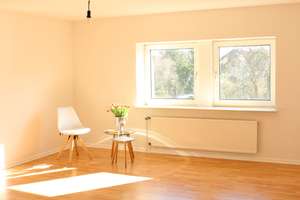 Helle 1-Zimmer-Wohnung Mit Balkon