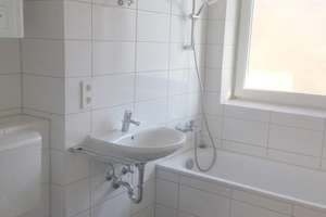 Gemütliche 2-Zimmer-Wohnung mit Balkon in ruhiger Lage – Wilhelm-Hauff-Str. 21, 65187 Südost, Wiesbaden – Vorschaubild 1