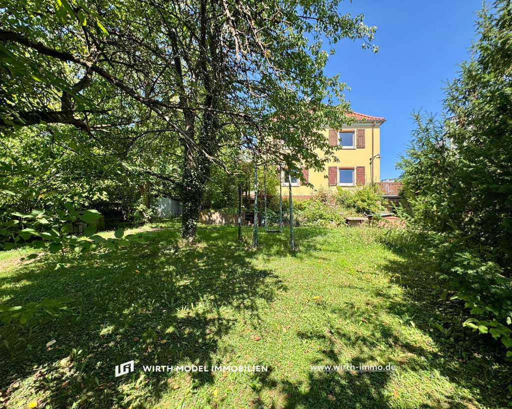 Immobilie in Schweinfurt - 1.139 m² Grundstücksfläche mit Dreifamilienhaus und Doppelgarage an der Haardt - Bild 0