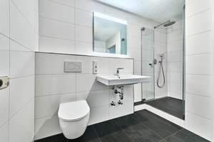 SPACIOUS AND ONLY 13 MINUTES TO CLAY! High-quality corner townhouse with garden, whirlpool, & garage – Die vollständige Adresse der Immobilie erhältst du vom Anbieter., 65203 Biebrich, Wiesbaden – Vorschaubild 18