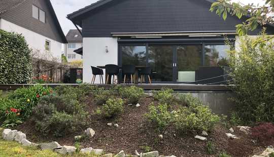 Bild von Vielversprechendes Einfamilienhaus in beliebter Wohnlage | Garage + Garten