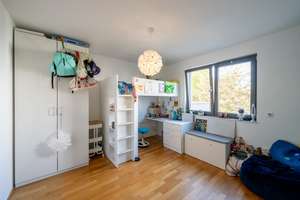 Exklusive Architekten-DHH mit Innenhof & großer Duplex-Garage Bestlage Frankfurt-Riedberg-Westflügel – Die vollständige Adresse der Immobilie erhältst du vom Anbieter., 60438 Kalbach-Riedberg, Frankfurt am Main – Vorschaubild 11