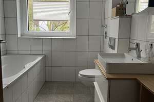 Großzügig geschnittene 4 -Zimmerwohnung mit Balkon und Garage – Die vollständige Adresse der Immobilie erhältst du vom Anbieter., 51381 Bergisch Neukirchen, Leverkusen – Vorschaubild 6