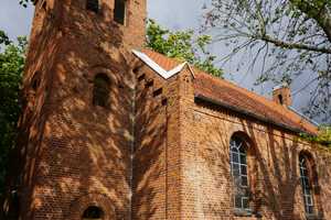 Denkmalgeschützte Dorfkirche direkt am Wasser mit einzigartigem Nutzungspotenzial – Potsdam-Mittelmark (Kreis) – Vorschaubild 3