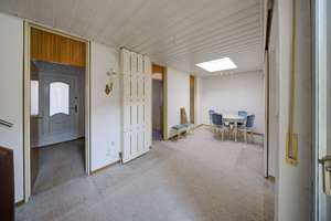 Wohnen auf mehreren Ebenen – Ihr Bungalow im Split-Level-Design – Die vollständige Adresse der Immobilie erhältst du vom Anbieter., 90449 Röthenbach Ost, Nürnberg – Vorschaubild 4