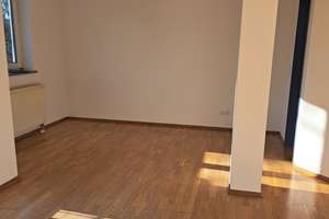 Lebendiges Stadtwohnen: 1,5-Zimmer-Apartment mit Balkon in Obersendling – Hofmannstraße 36, 81379 Obersendling, München – Vorschaubild 3