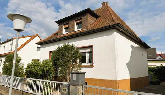 Bild von Charmantes Einfamilienhaus mit großem Garten und Garage