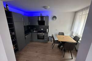 Kapitalanlage in Top-Lage von Augsburg – Sanierte 2-Zimmer-Wohnung mit großer Terrasse – Schäfflerbachstraße 12, 86153 Am Schäfflerbach, Augsburg – Vorschaubild 2