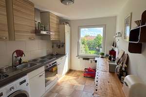 helle und ruhige 3-Zimmer-Dachgeschosswohnung zu vermieten