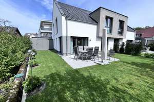 Exklusive DHH Detmold - Hiddesen mit Teuto- Weitblick – Die vollständige Adresse der Immobilie erhältst du vom Anbieter., 32760 Detmold – Vorschaubild 1