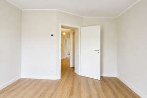 Bezugsfertige sanierte 2-Zimmerwohnung mit Balkon und Einbauküche in zentraler Lage – Die vollständige Adresse der Immobilie erhältst du vom Anbieter., 40227 Oberbilk, Düsseldorf – Vorschaubild 3