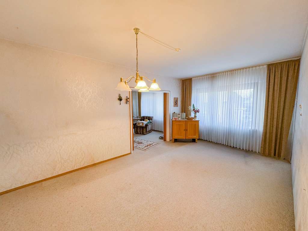 Immobilie in Siegburg - Freistehendes Einfamilienhaus mit Garten und Garage in Siegburg-Zange. - Bild 2