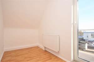 PETS ALLOWED IN FREE STANDING HOUSE! Refurbished in 2021, approx. 200 m², fenced in yard, and garage – 65199 Dotzheim, Wiesbaden – Vorschaubild 9