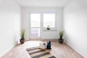 Sooo viel Platz - 2 Balkone - Bad mit Dusche und Wanne – Helbersdorfer Str. 94b, 9120 Chemnitz – Vorschaubild 1