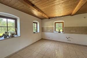 NÄHE MÜNCHEN * ANKOMMEN UND WOHLFÜHLEN * TRADITIONELLER RESTHOF MIT POTENZIAL – Die vollständige Adresse der Immobilie erhältst du vom Anbieter., 85467 Neuching – Vorschaubild 4