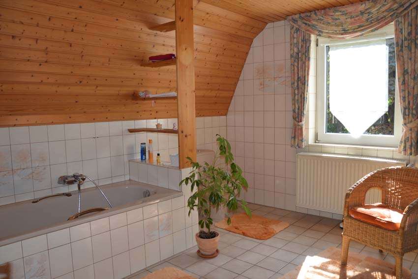 Immobilie in Otterndorf - Solides Zweifamilienhaus in zentraler Lage in Otterndorf mit schönem Grundstück - Bild 7