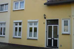 Reihenmittelhaus in Lübeck-Kücknitz-Herrenwyk zu verkaufen, von privat an privat, bitte keine Makler – Schlosserstraße 4, 23569 Kücknitz, Lübeck – Vorschaubild 1