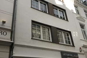 1 Zimmer-Balkon-Appartement mit sep. Küche, möbliert !