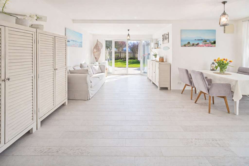 Immobilie in Frasdorf - Sonnige EG-Wohnung mit Terrasse, Gartenpavillon und schönem Blick ins Grüne - Bild 4