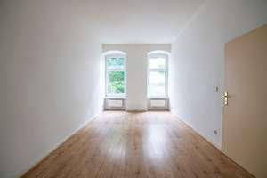 Kreuzberg nahe Landwehrkanal: bezugsfreie 2-Zimmer-Wohnung mit Charme und Potenzial - seltene Chance