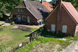 Teilvermietetes Zweifamilienhaus mit Nebengebäude sowie Wald- und Seegrundstück – Die vollständige Adresse der Immobilie erhältst du vom Anbieter., 26629 Großefehn – Vorschaubild 2