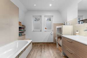 Property thumbnail 12