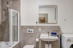 2-Zimmer Wohnung mit Balkon im 1. OG in München-Bogenhausen – Englschalkingerstrasse 223, 81927 Englschalking, München – Vorschaubild 2