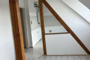 Schöne helle 3-Zimmer Dachgeschosswohnung in Düsseldorf-Hamm mit Balkon – Aderkirchweg 67, 40221 Hamm, Düsseldorf – Vorschaubild 15