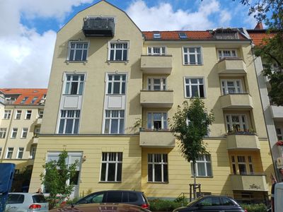 ZUR SELBSTNUTZUNG! KLASSISCHE 3-ZIMMER-ALTBAUWOHNUNG MIT BALKON IN PARKLAGE IM ZENTRUM STEGLITZ