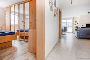 Neuwertige Maisonettewohnung mit Sonnenbalkon, Blick ins Grüne und energieeffizienter Ausstattung – Die vollständige Adresse der Immobilie erhältst du vom Anbieter., 33611 Schildesche, Bielefeld – Vorschaubild 3