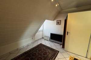 Gepflegtes Reihenmittelhaus mit großem Garten I Renovierungsbedarf  – Krefeld – Vorschaubild 9