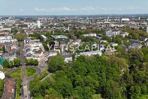 DACHGESCHOSS HIGHLIGHT AM GRÜNEN VOLKSGARTEN - NEU MIT HOHEN DECKEN & TAGESLICHTBAD +PROVISIONSFREI+ – Die vollständige Adresse der Immobilie erhältst du vom Anbieter., 50677 Neustadt/Süd, Köln – Vorschaubild 4