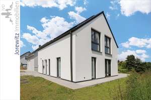 Bi-Vilsendorf: Sonniges Einfamilienhaus (KfW-Effizienzhaus 40-QNG ) mit großer Terrasse und Garten – Die vollständige Adresse der Immobilie erhältst du vom Anbieter., 33739 Jöllenbeck, Bielefeld – Vorschaubild 2