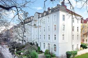 2-Zimmer Dachgeschoss-Wohnung in Bestlage Nymphenburg – Nymphenburger Straße 215, 80639 Neuhausen, München – Vorschaubild 1