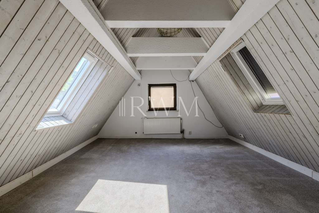 Stuttgart-Hedelfingen I Kleines renovierungsbedürftiges Einfamilienhaus mit Garten in ruhiger Lage