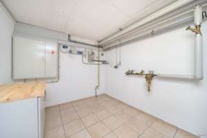 Traumlage in Forstinning (Energieklasse A+). Lichtdurchflutetes EFH für Familien mit Garten & Garage – Die vollständige Adresse der Immobilie erhältst du vom Anbieter., 85661 Forstinning – Vorschaubild 32